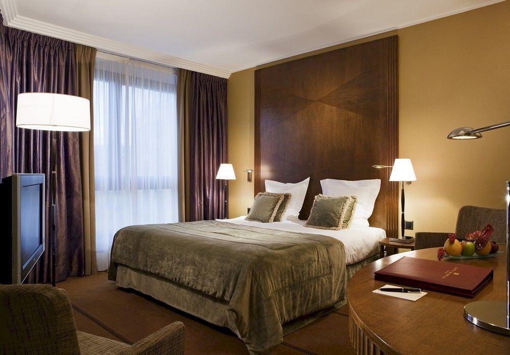 Warwick Geneva Hotel Room photo